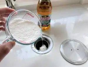 drain cleaning with vinegar